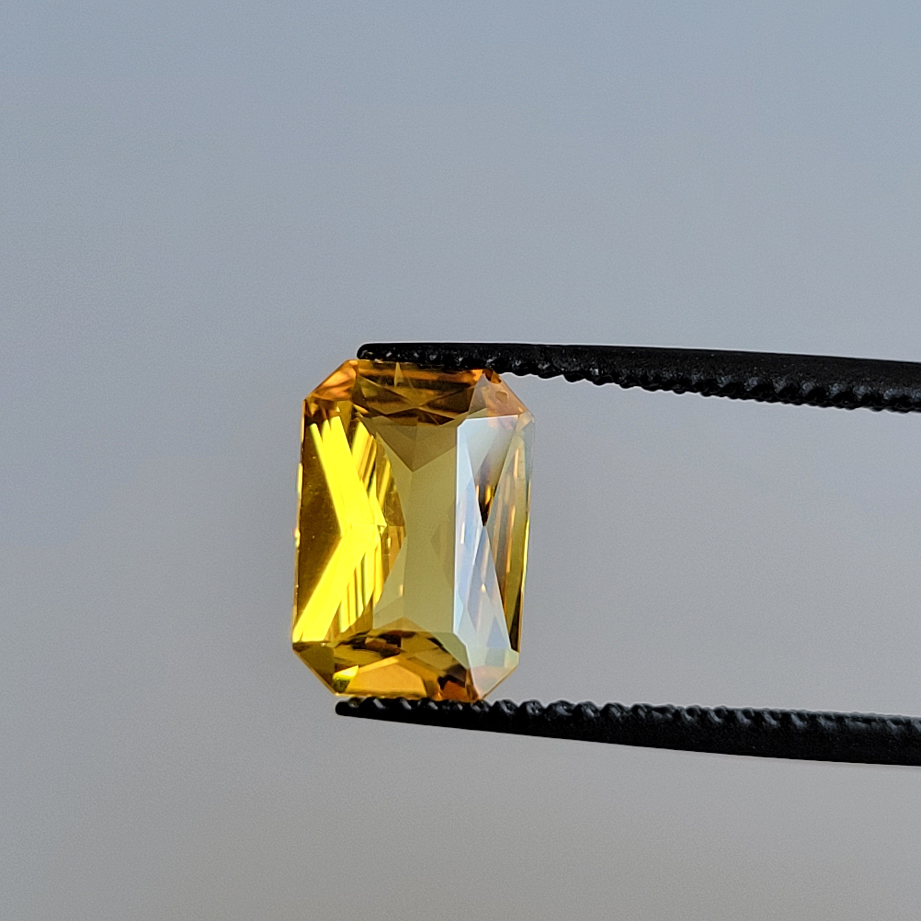 2.21ct Yellow Sapphire