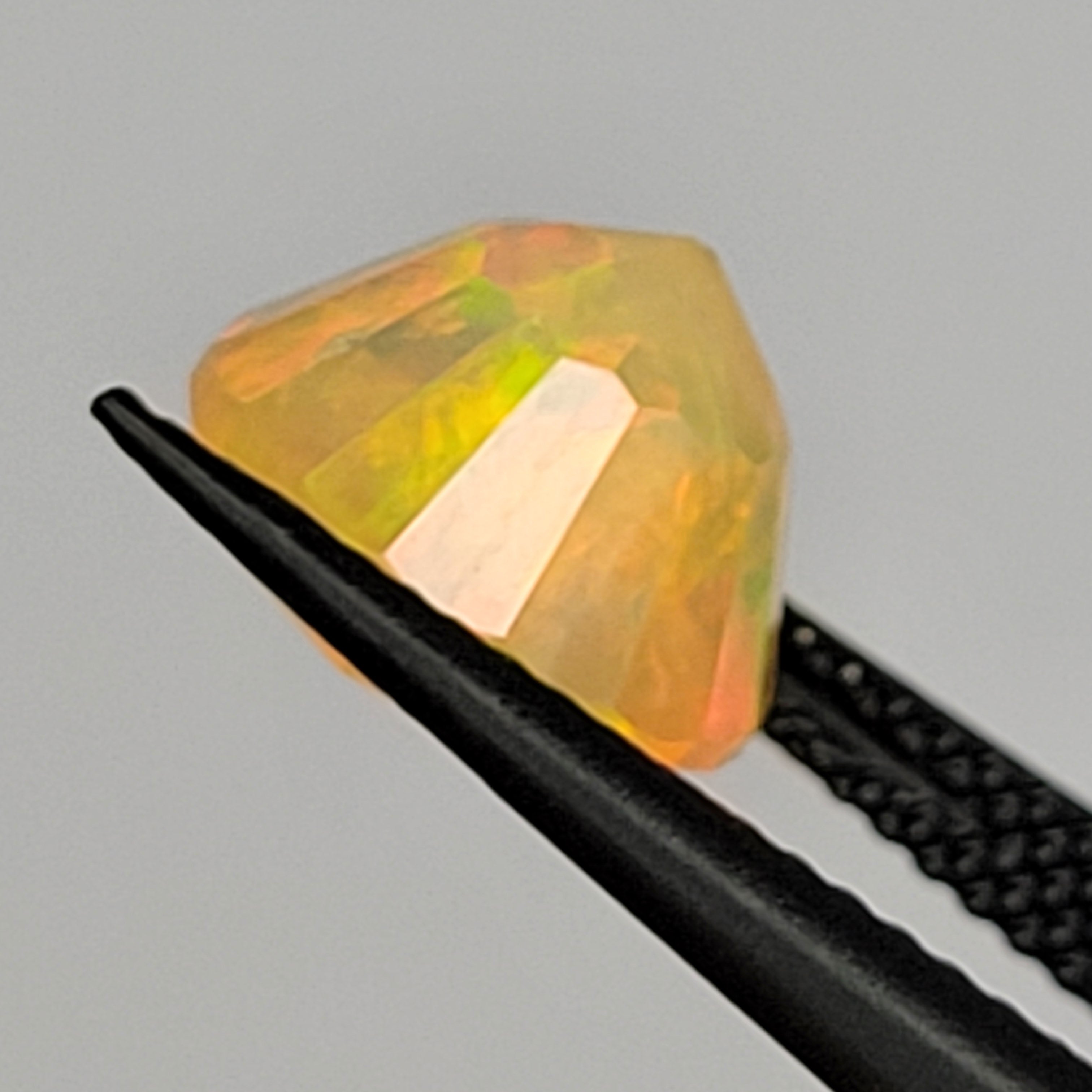 2.15ct Faceted Welo Opal