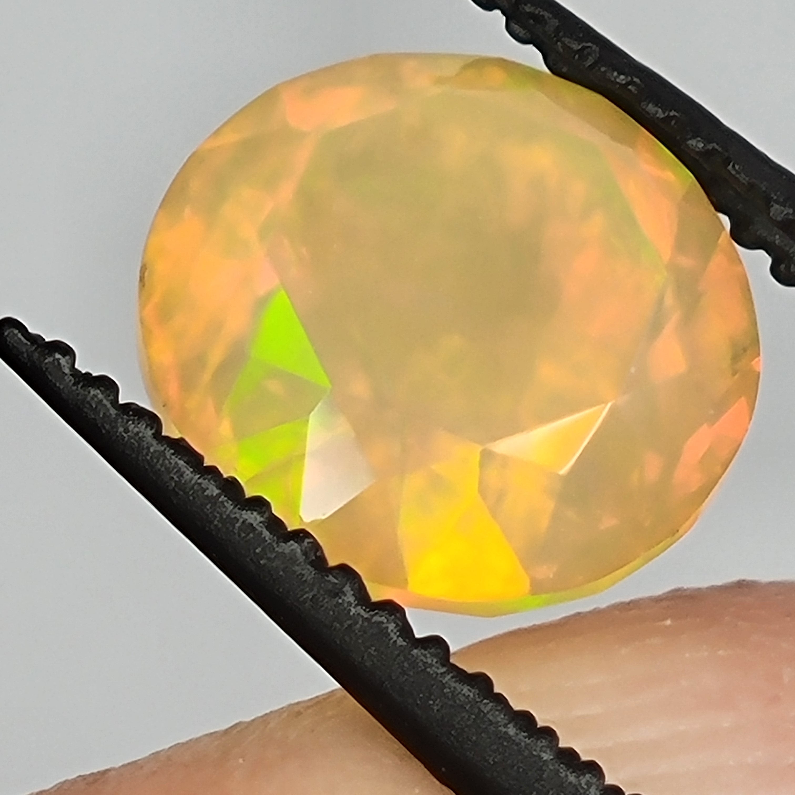 2.15ct Faceted Welo Opal