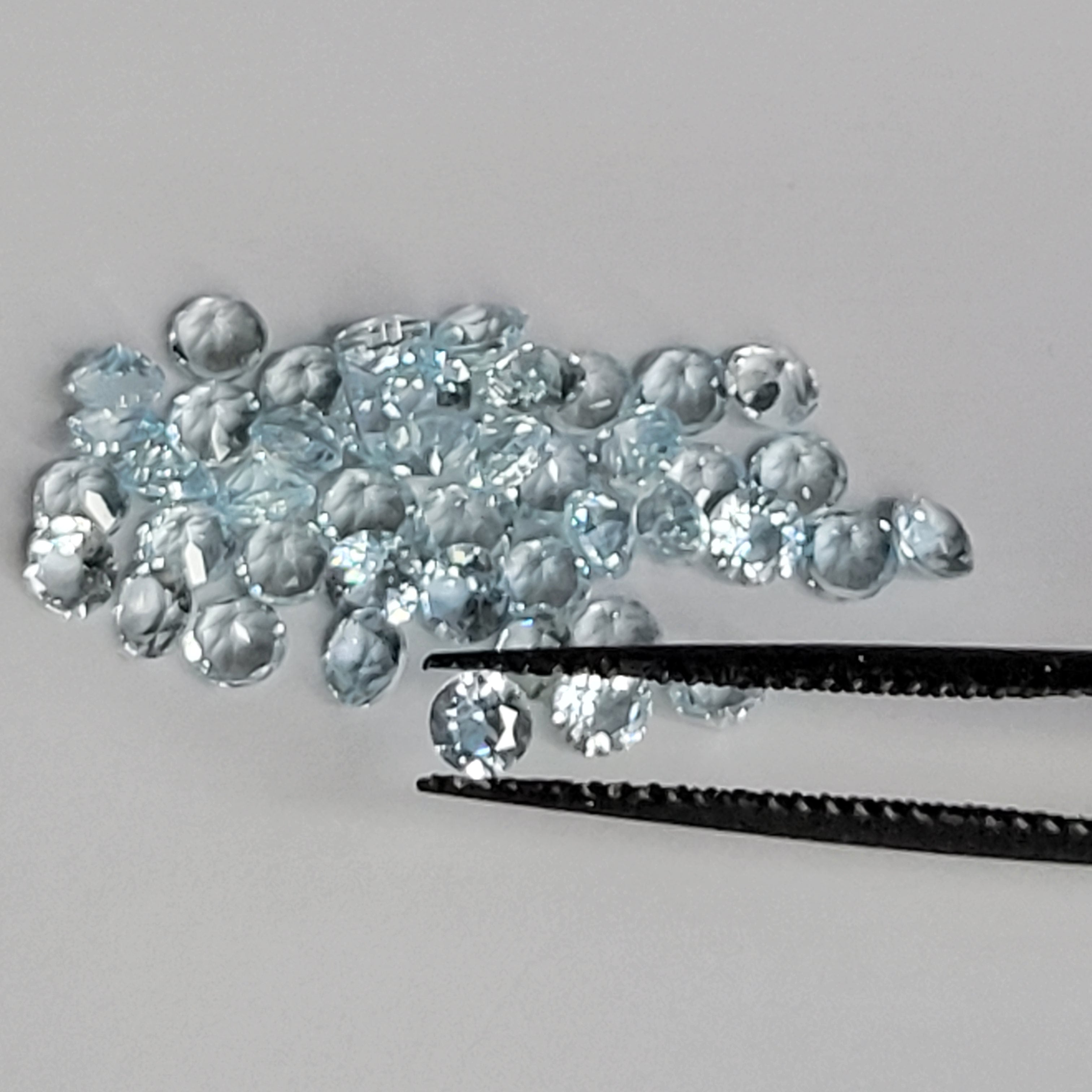 (45) 3mm round Topaz parcel