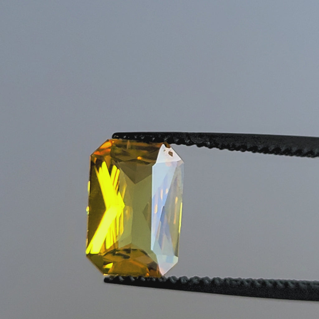 2.21ct Yellow Sapphire