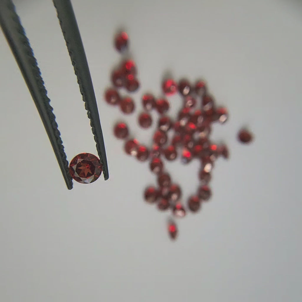 (49) 3mm Round Garnet Parcel