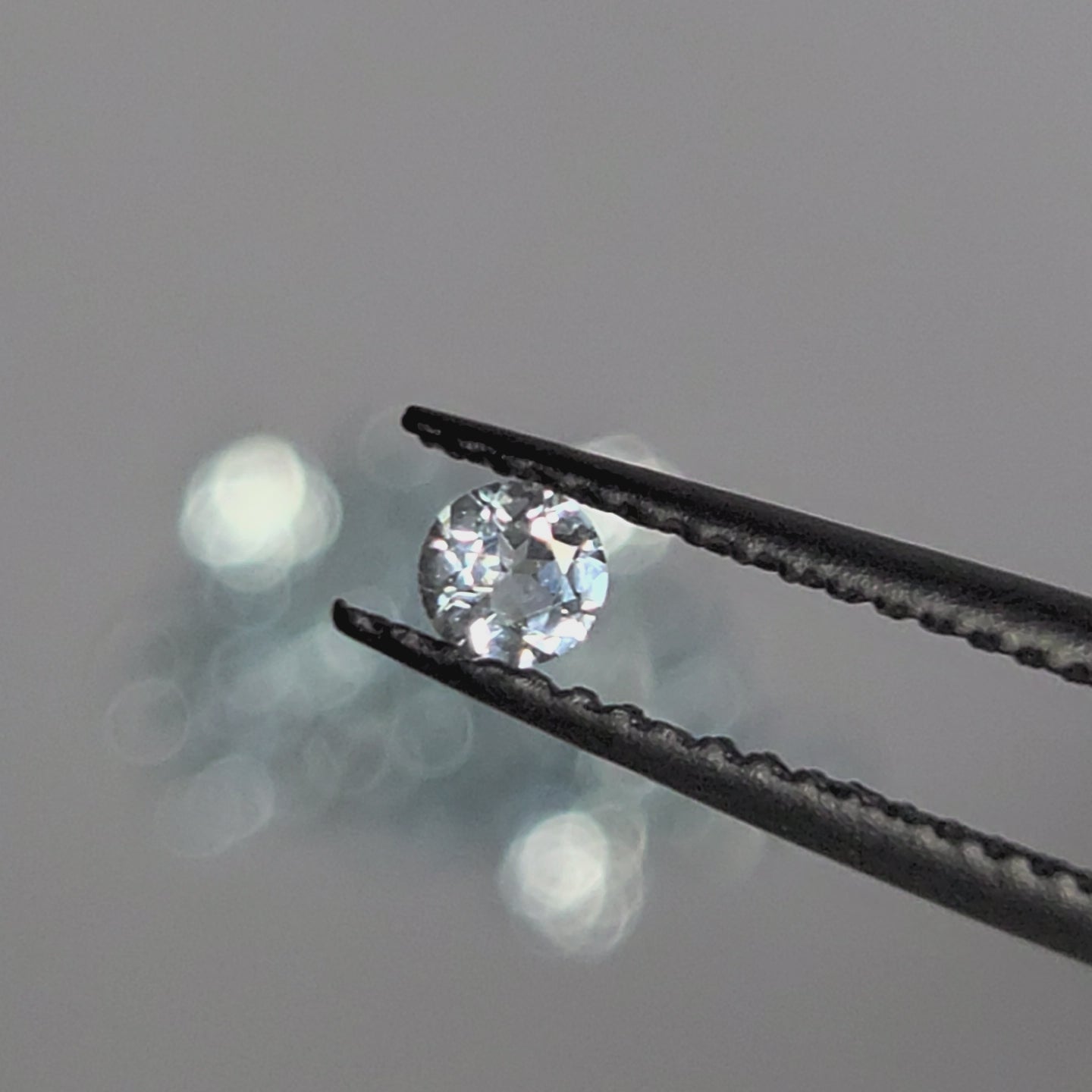 (45) 3mm round Topaz parcel